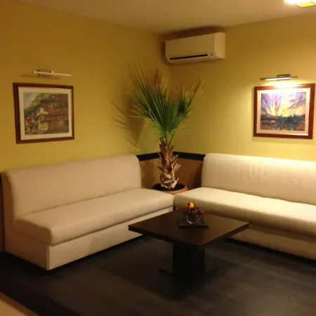 Park Stratesh Hotel 3*