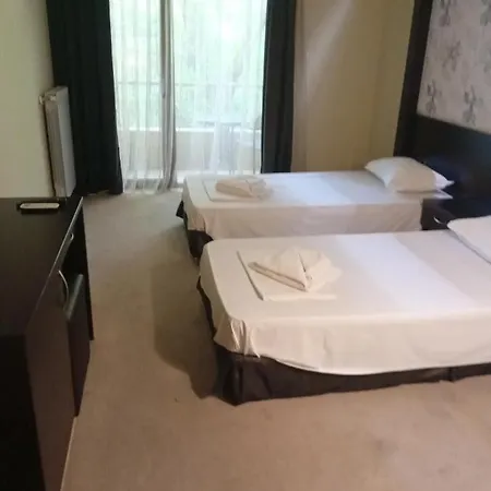 Hotel Park Stratesh 3*