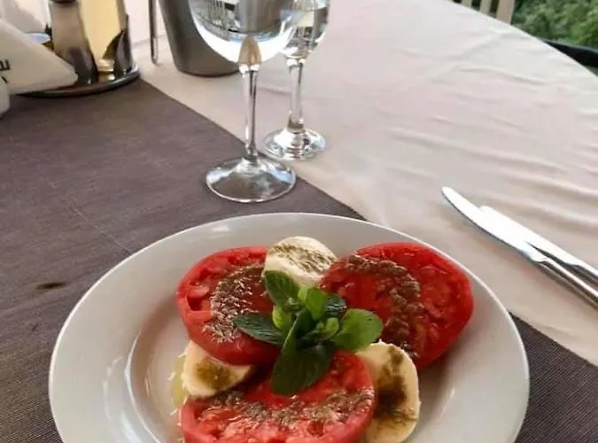 Park Stratesh Хотел Ловеч